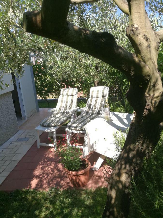 Studio Apartment Oliva Pula Exterior photo